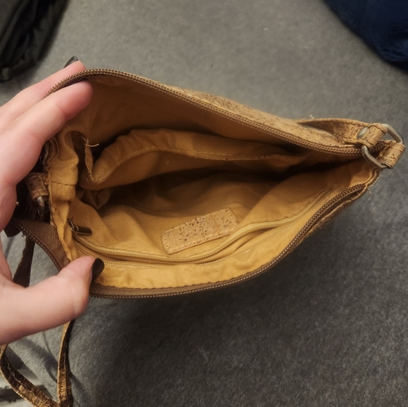 Cork Crossbody Bag - Picture 4 of 4